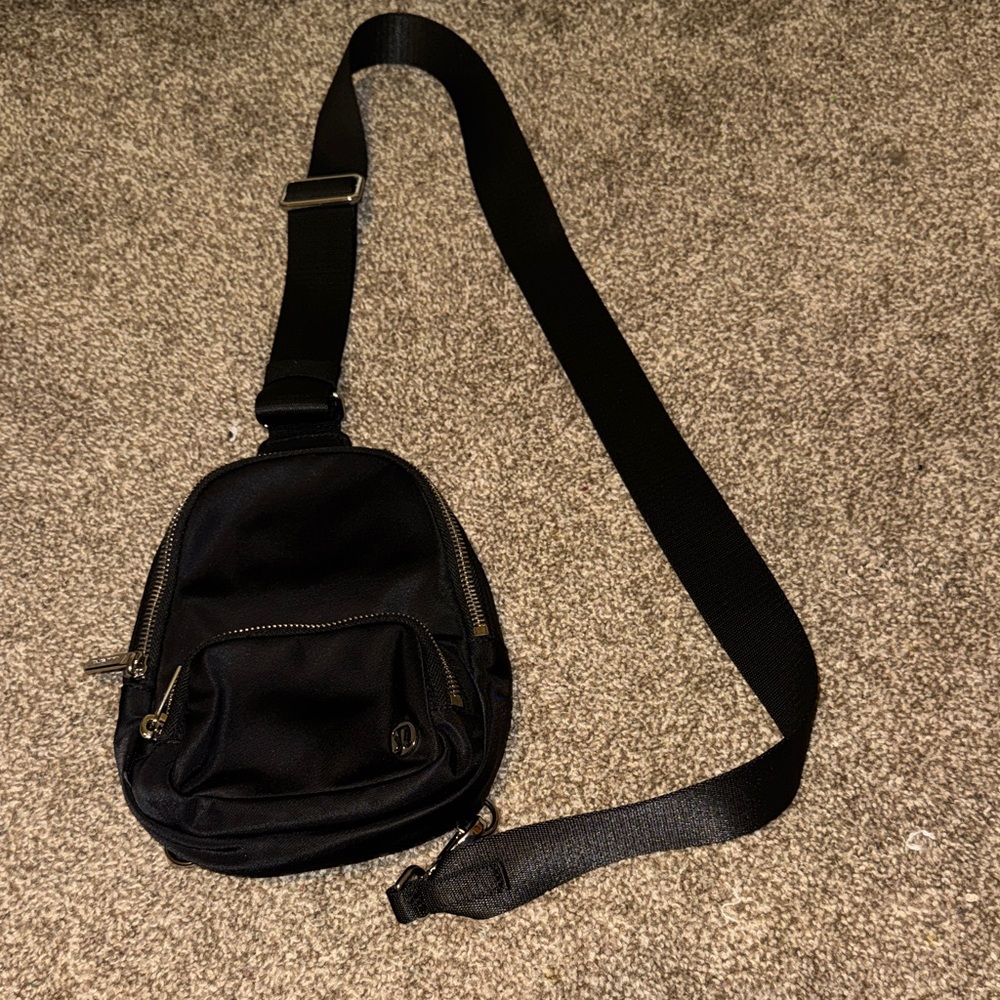 Lululemon Black Everywhere Sling Bag